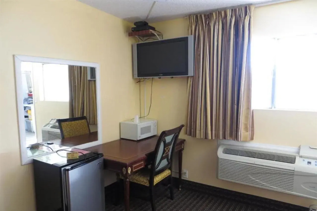 A Fishers Inn Motel