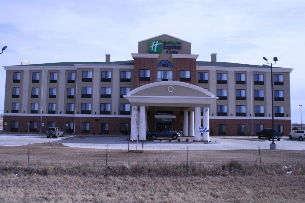 Holiday Inn Express Pratt by IHG