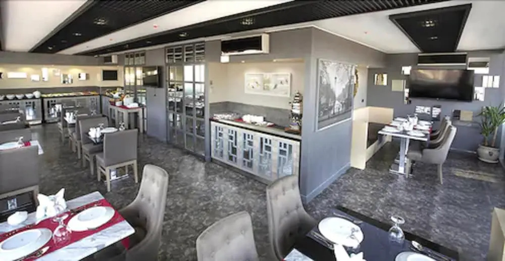 Akoni Hotel