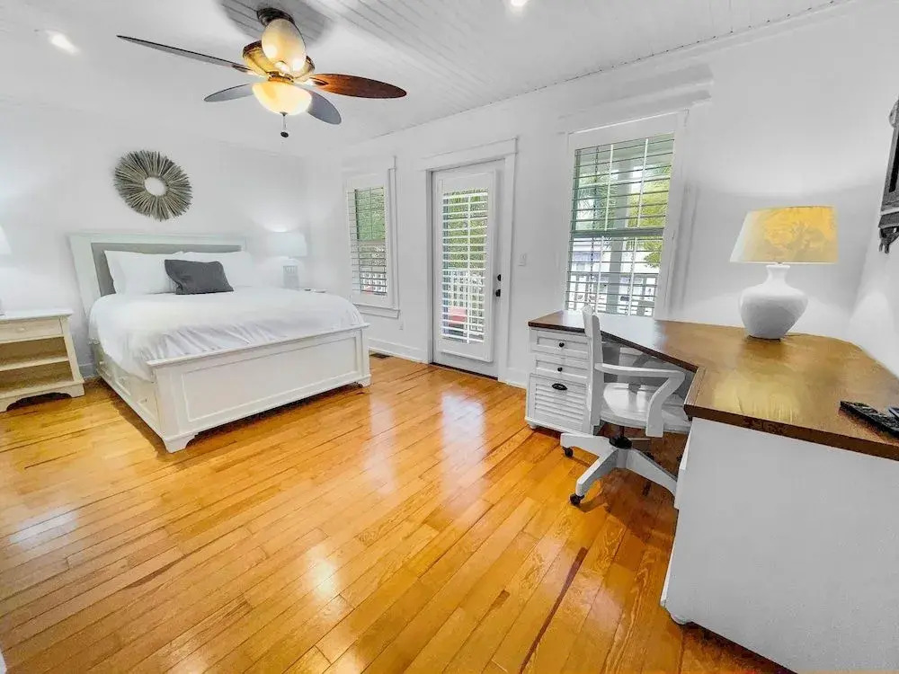 Sandy Toes 2 Bedroom Home by RedAwning