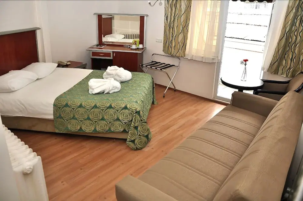 Adapalas Hotel