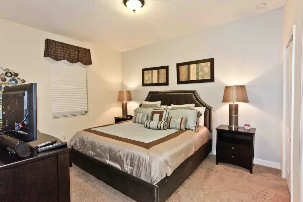 1473 Myrtlewood Street 8 Bedroom Home