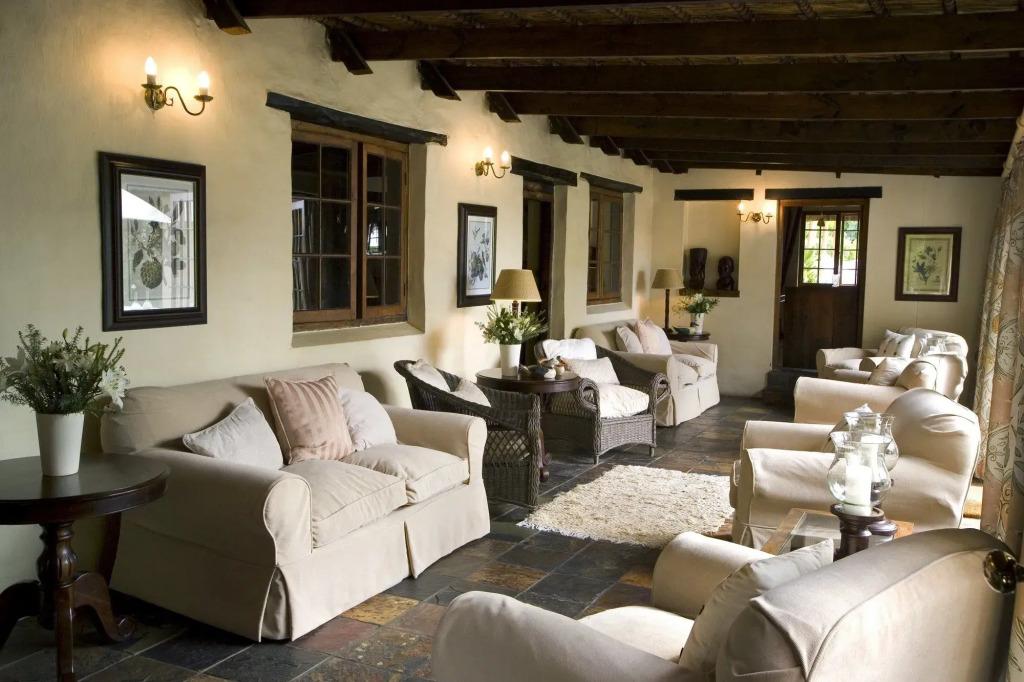 Hunters Country House