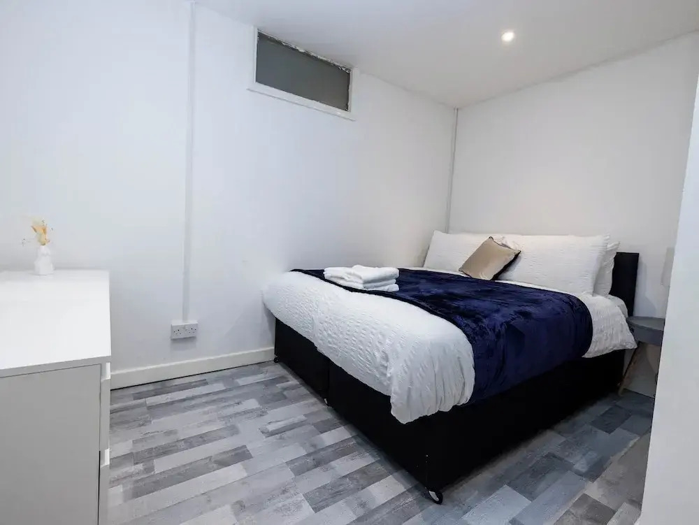 1 Bed-4guests-sofabed-wifi-closetocity-parking