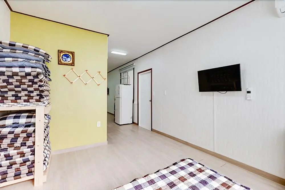 Baenaegol Paraeso Redroof Pension
