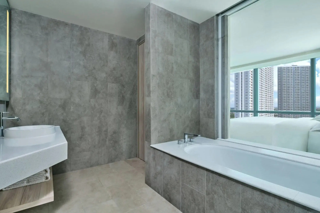 Four Points by Sheraton Surabaya, Pakuwon Indah