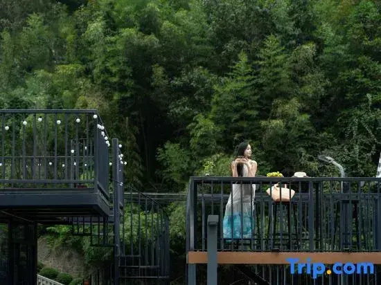 Poetry and Yuanfang·Anji·Boutique Family Coffee Pool Villa (Zhebei Grand Canyon Drifting Shop)