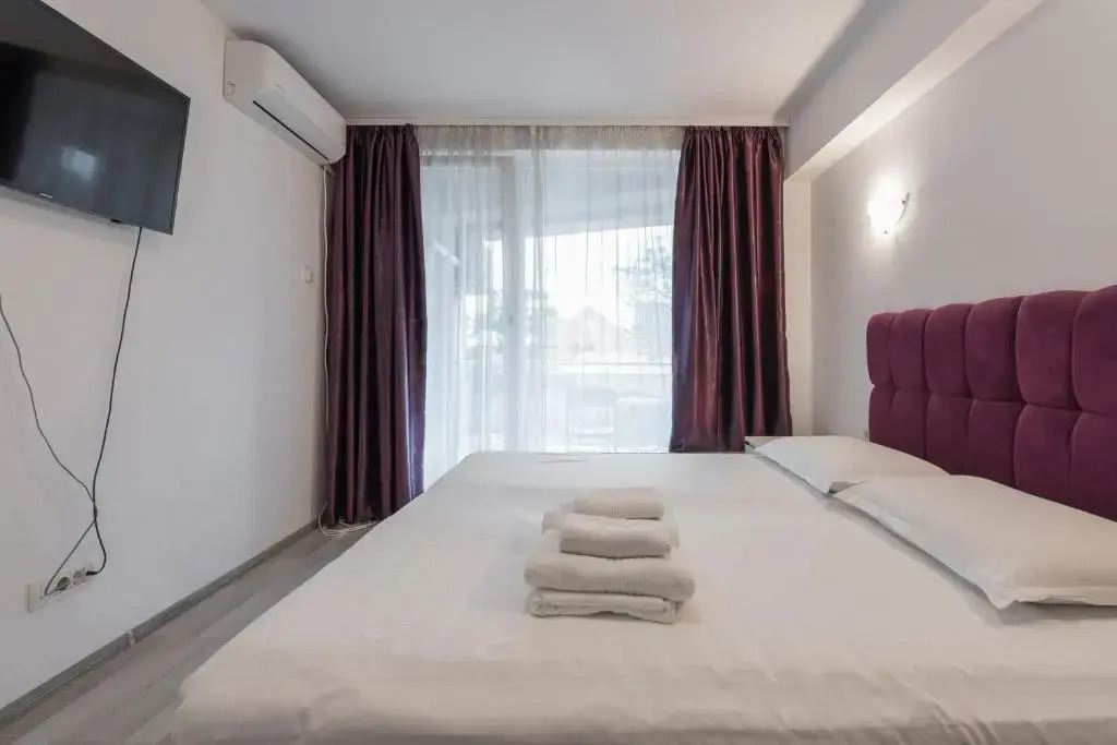 Royal Accommodation