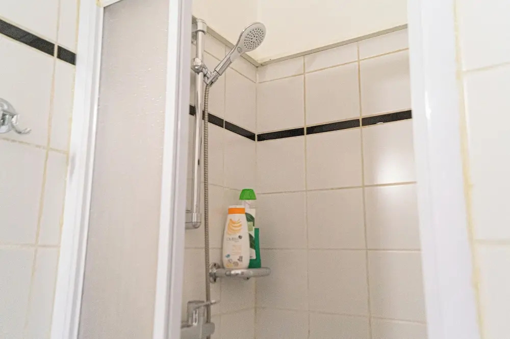 Spacious 2BR Apt Near Wiener Stadthalle
