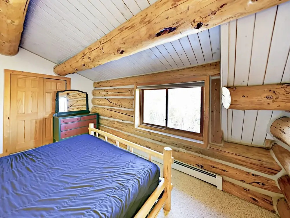 Wildernest Home 6 Bedrooms 3.5 Bathrooms Home