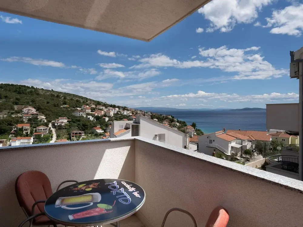 Modern Apartment in Okrug Gornji With Swimming Pool