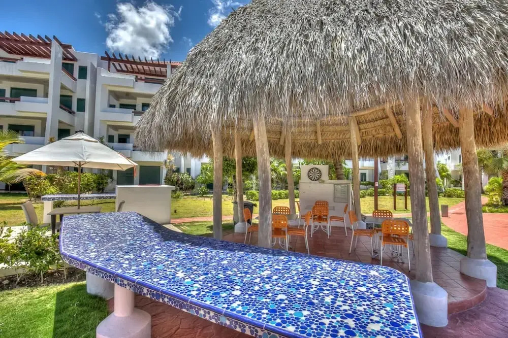 Beautiful Beachfront Apartment With Unique Ocean Views