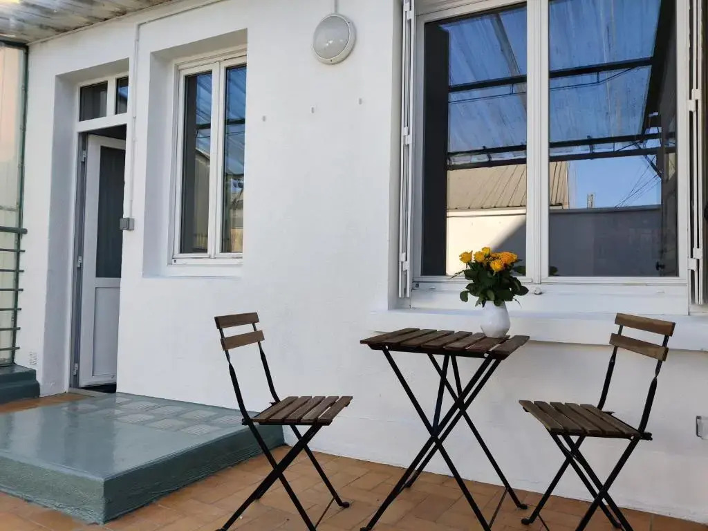 Studio Equipe, Grande Terrasse, a Cote de la Gare