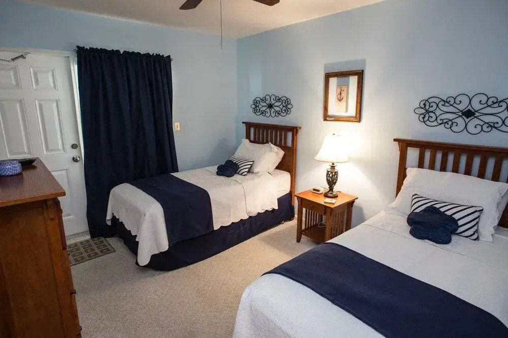 Win-San A-213 - 2 Br Condo