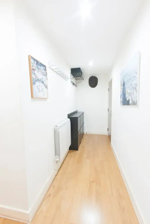 Quiet, Spacious 1BR Hackney Central Flat for 3
