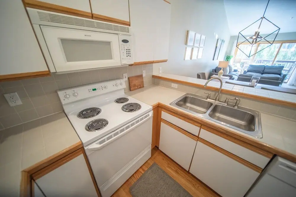 Cinnamon Ridge D323