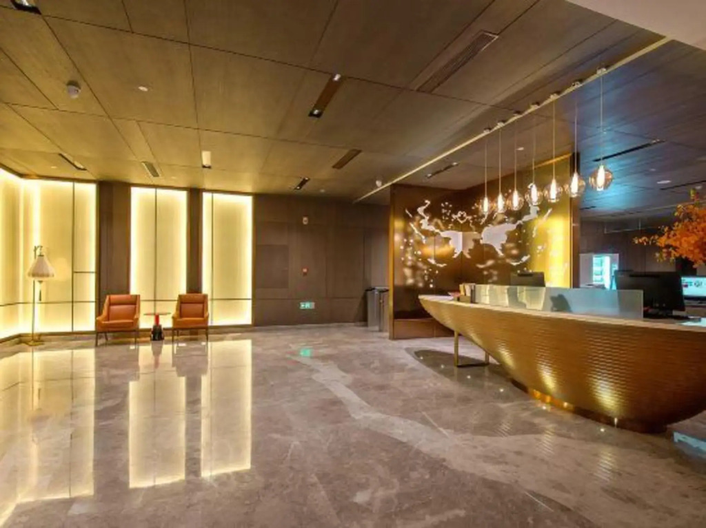 Yatai New City Hot Spring Hotel