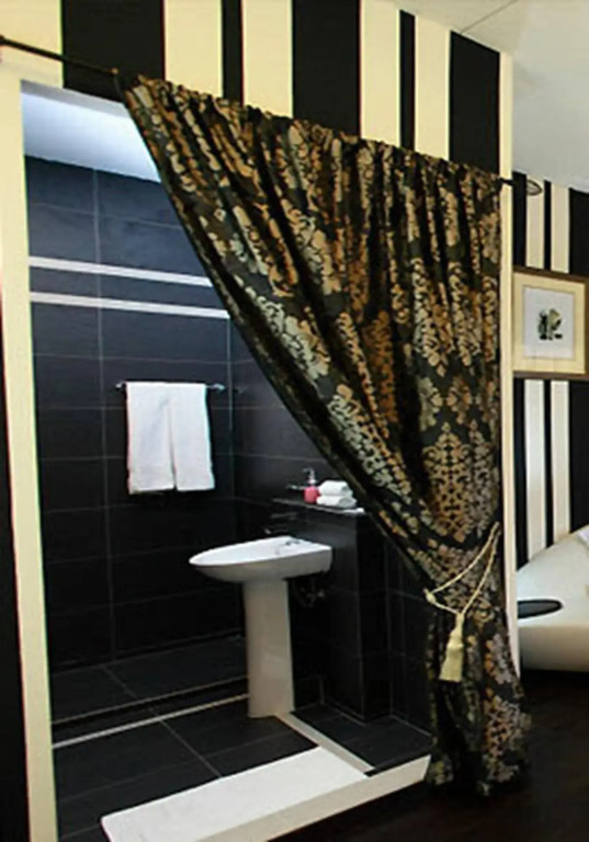 Chymes Hotel