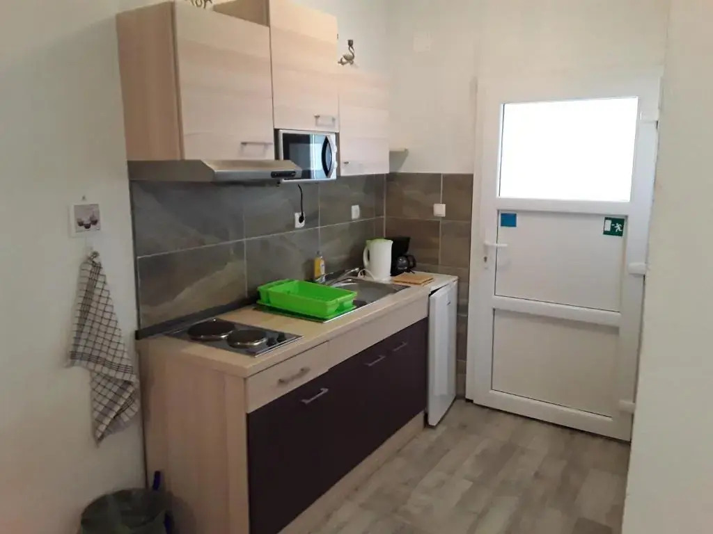 BenJak Apartments