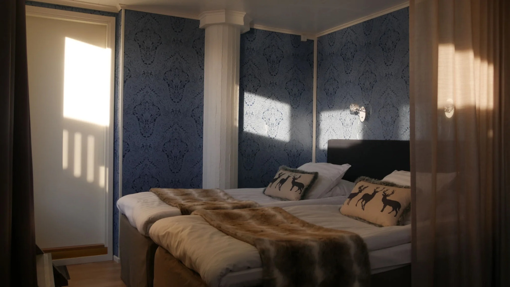Hotel Golden Circle Suites