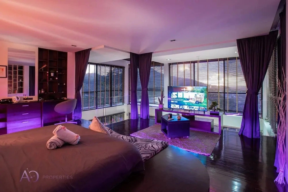 Stylish 4 Bedroom Seaview Pool Villa
