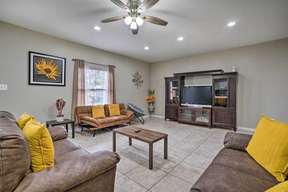 Pet-Friendly San Antonio Home w/ Yard & Patio