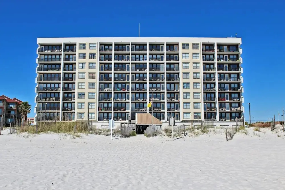 Island Winds East 605