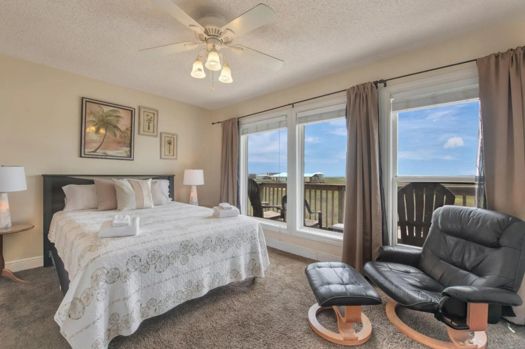 Coastal Nest 207BH