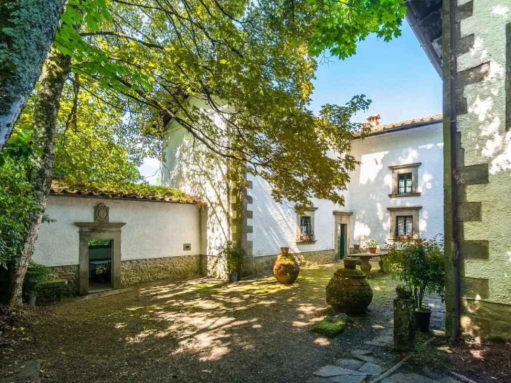 Charming historic residence from the 1500s