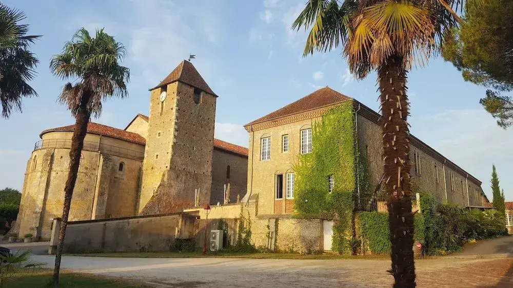 Logis Hotel Restaurant Le Prieure