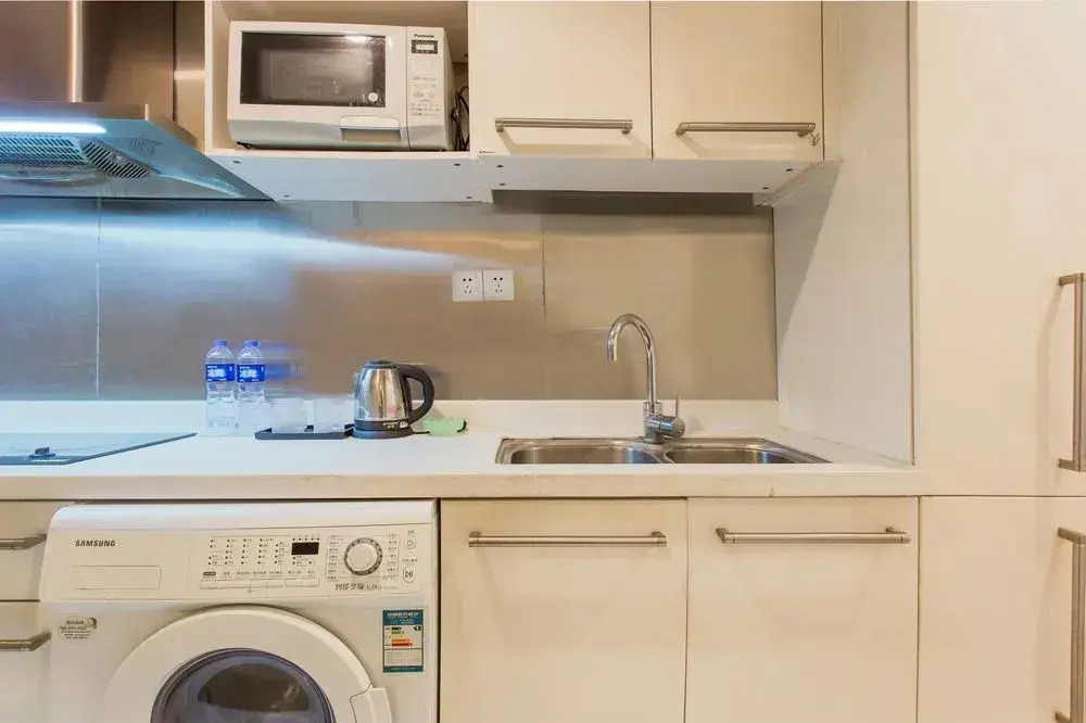 Yoyo Wales Apartment