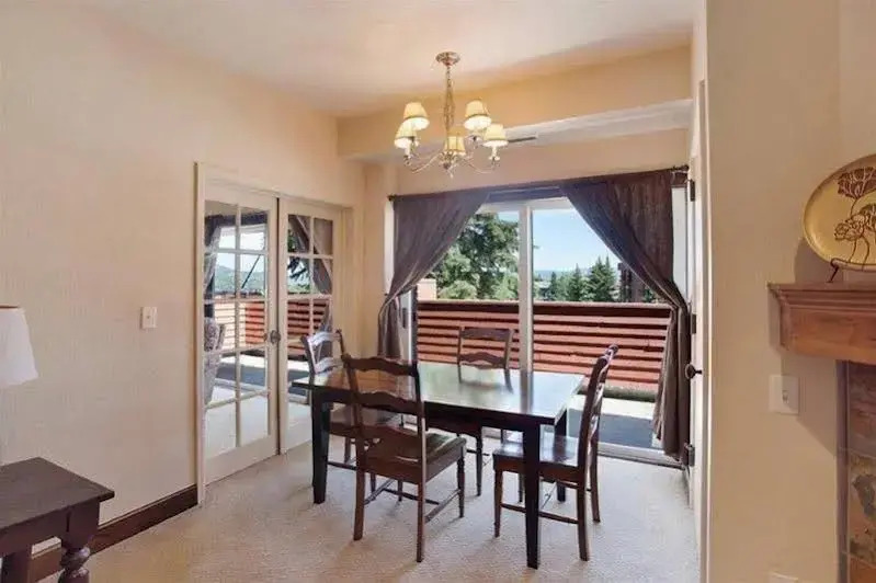 Ski Ge Loft 3 Bedroom Condo by RedAwning