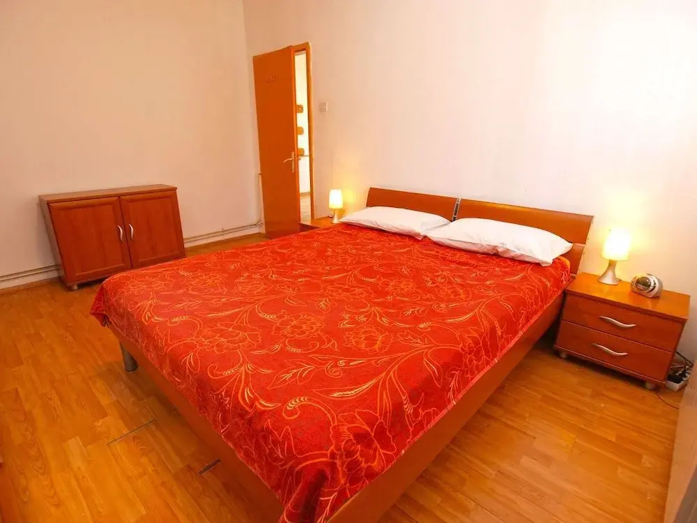 Apartment 1383