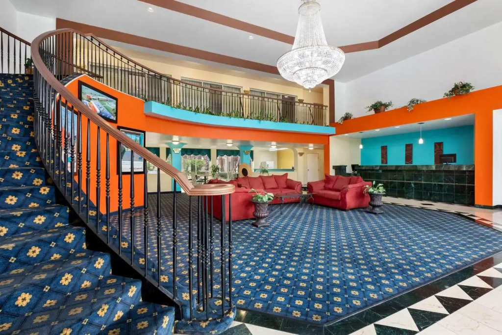 Howard Johnson Suites Central