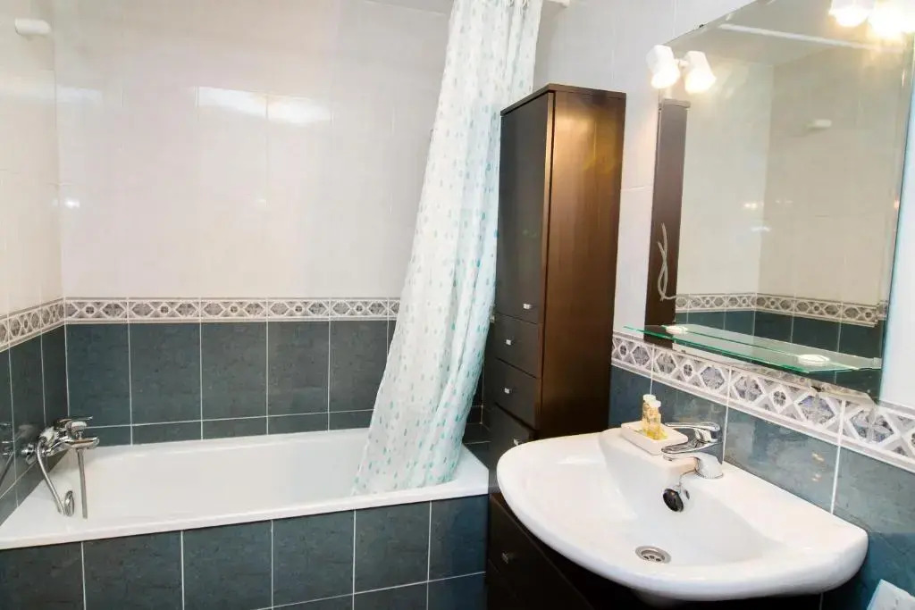 Apartamento de 4 dormitorios a tan sólo 2,5 km de la Playa San Juan