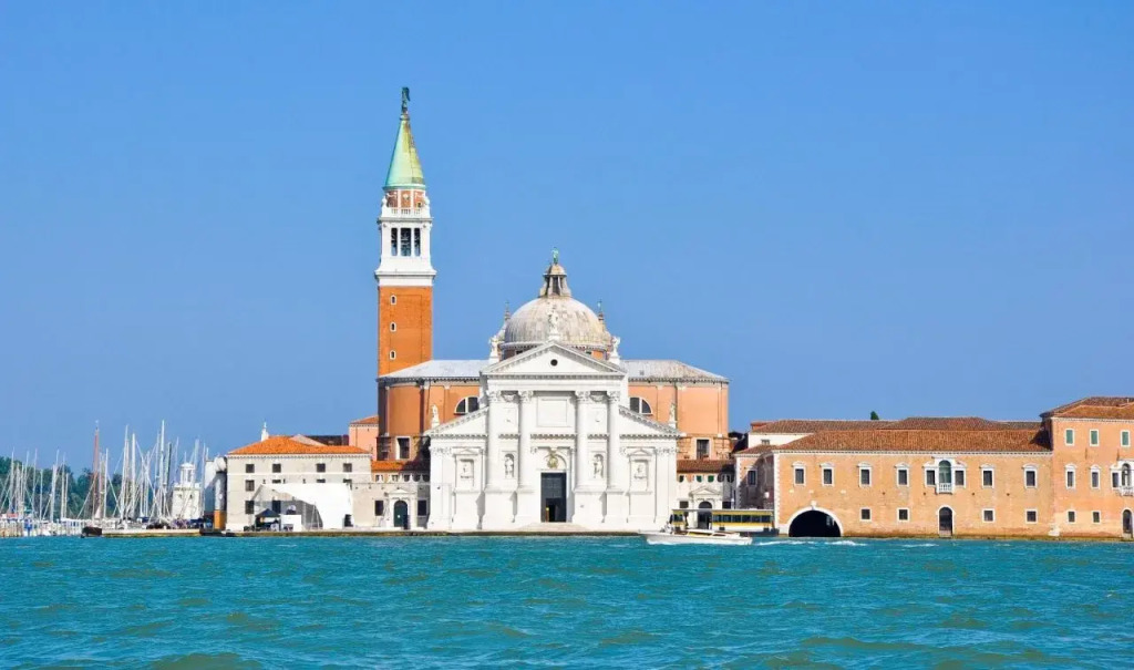 House Boats Venice