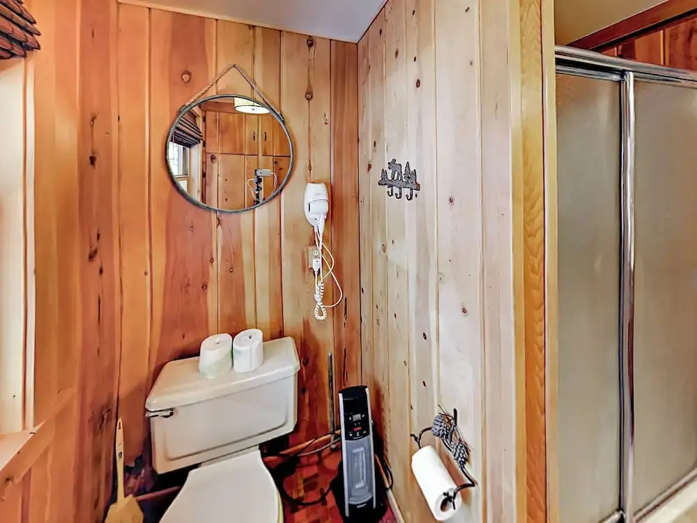 68 Alpine Home 4 Bedrooms 2 Bathrooms Home