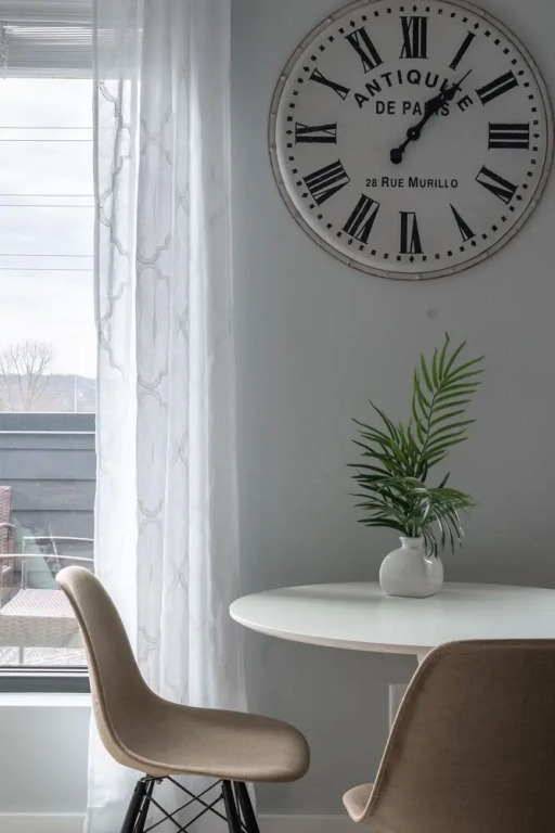 Chic Parisian Studio w/Amazing Rooftop 10Min Dtwn