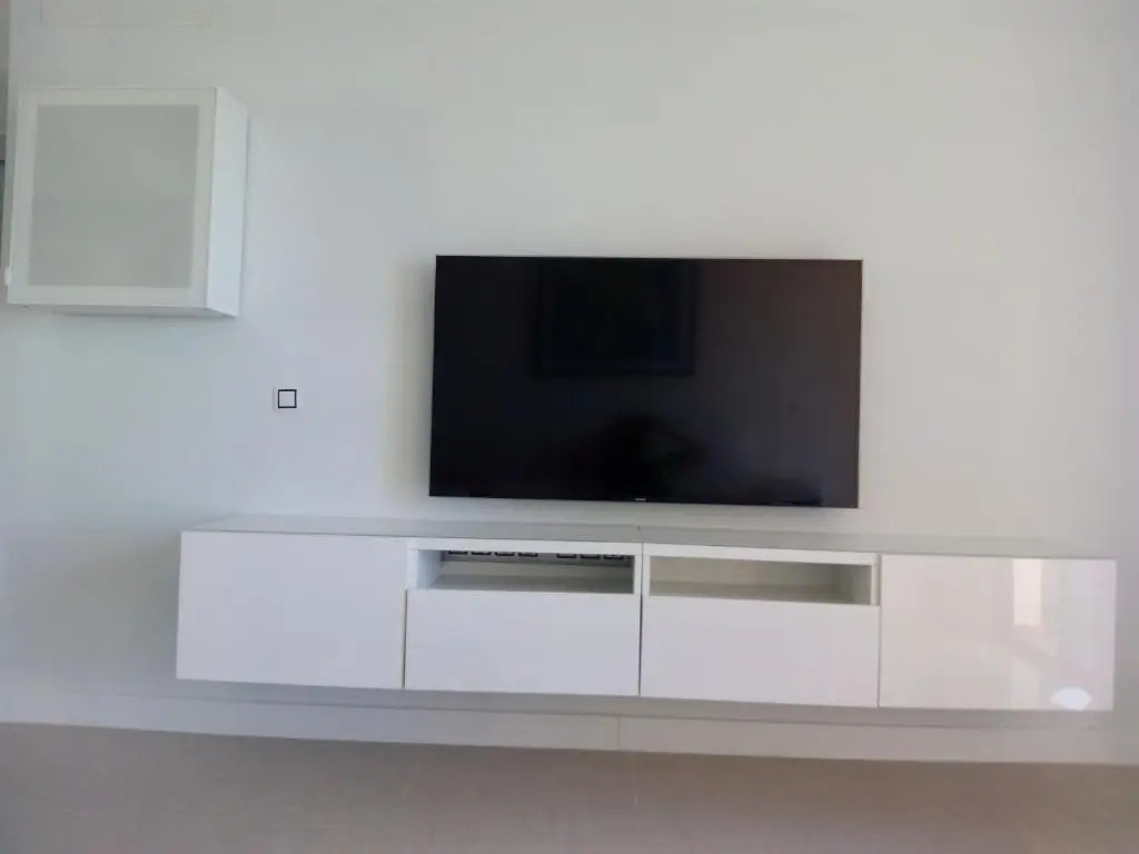 Ocean Front Apartment (WiFi)