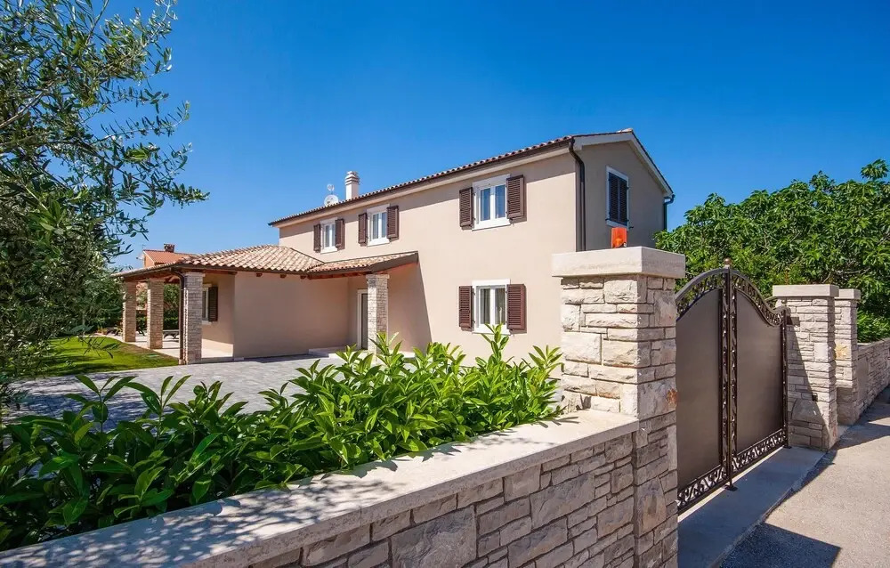 Nice Home in Medulin With 3 Bedrooms, Wifi and Outdoor Swimming Pool