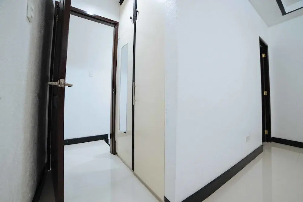 RedDoorz @ Colorado Street Angeles City