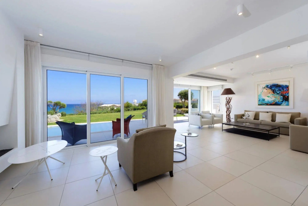 Villa Scarlet