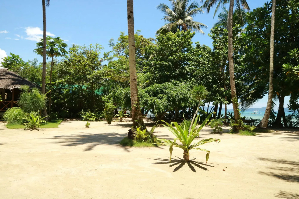 El Nido Mahogany Beach