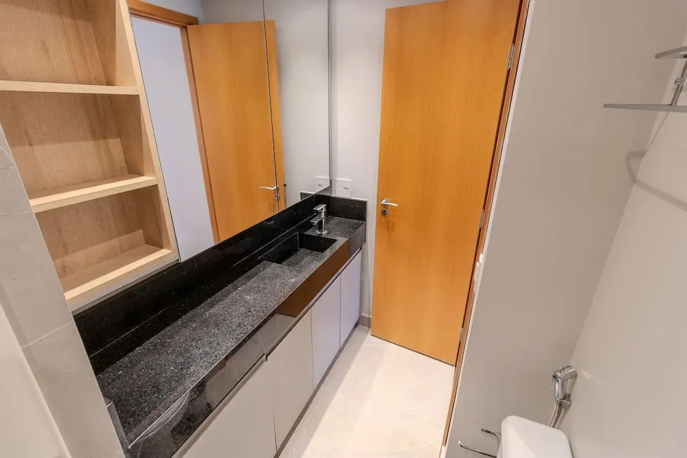 Moderno Studio nos Jardins Funcional e com Lazer