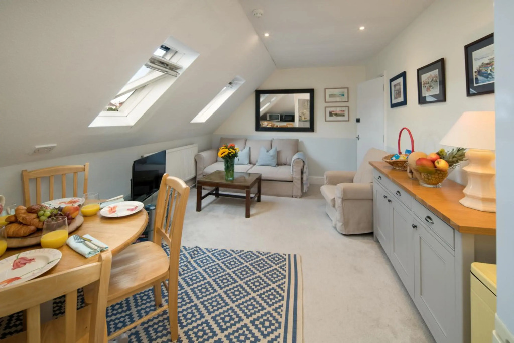Trent Tops 3-bed penthouse apartment in West Cowes