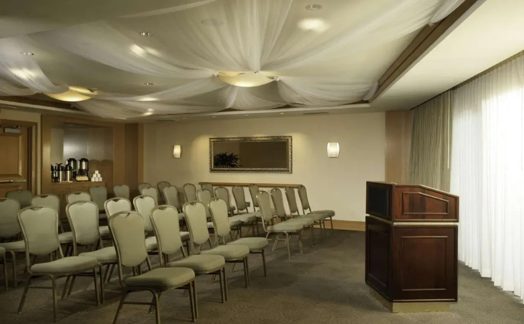 Edgewater Beach Hotel