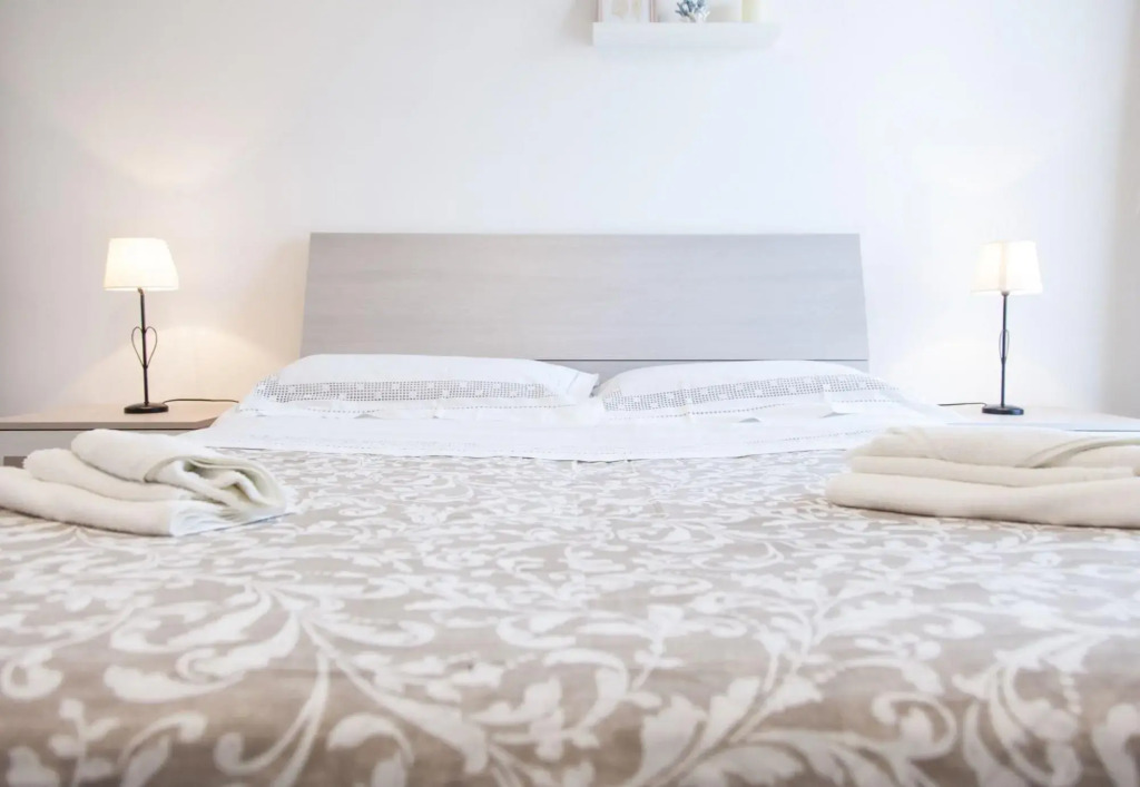 4 people, 1 bathroom, family friendly, central location, private terrace-La Casa dei Coralli