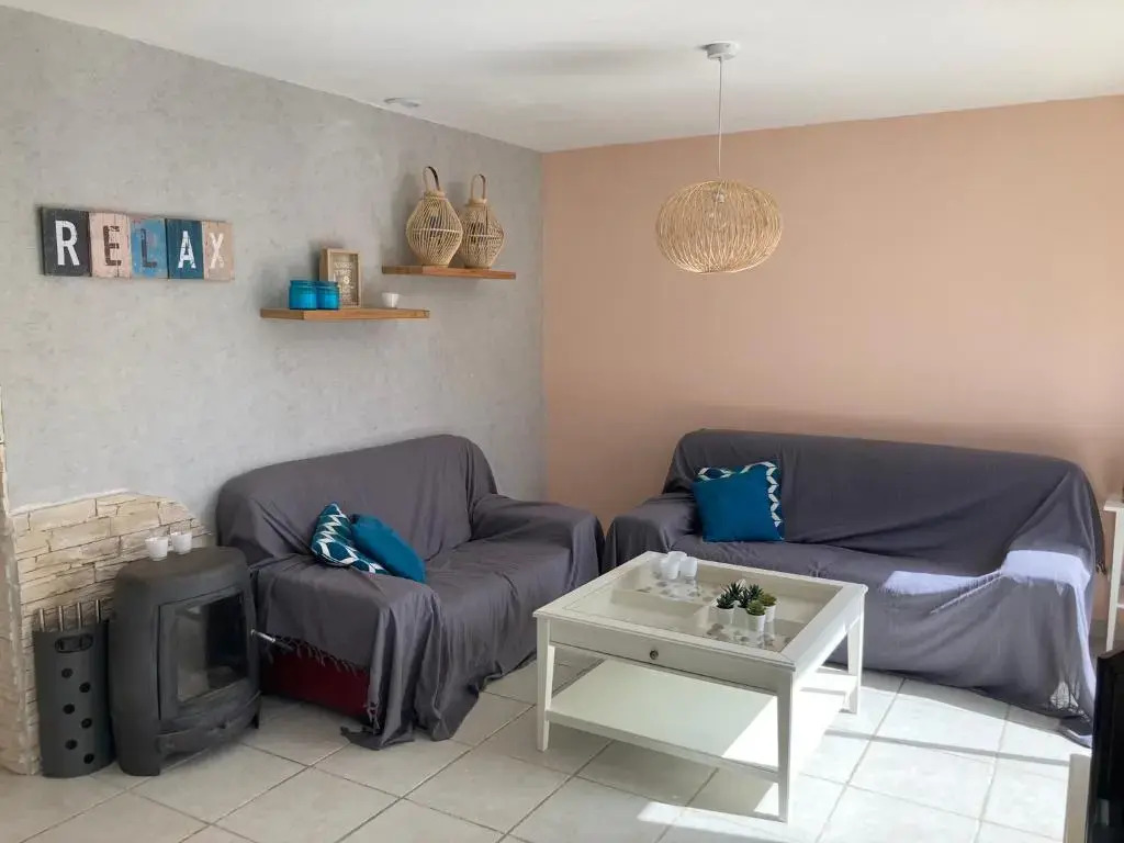 Belle villa spacieuse avec piscine privée, semi climatisée- 10 couchages, wifi, proche canal du midi et à 4 km de la mer LXPIN7