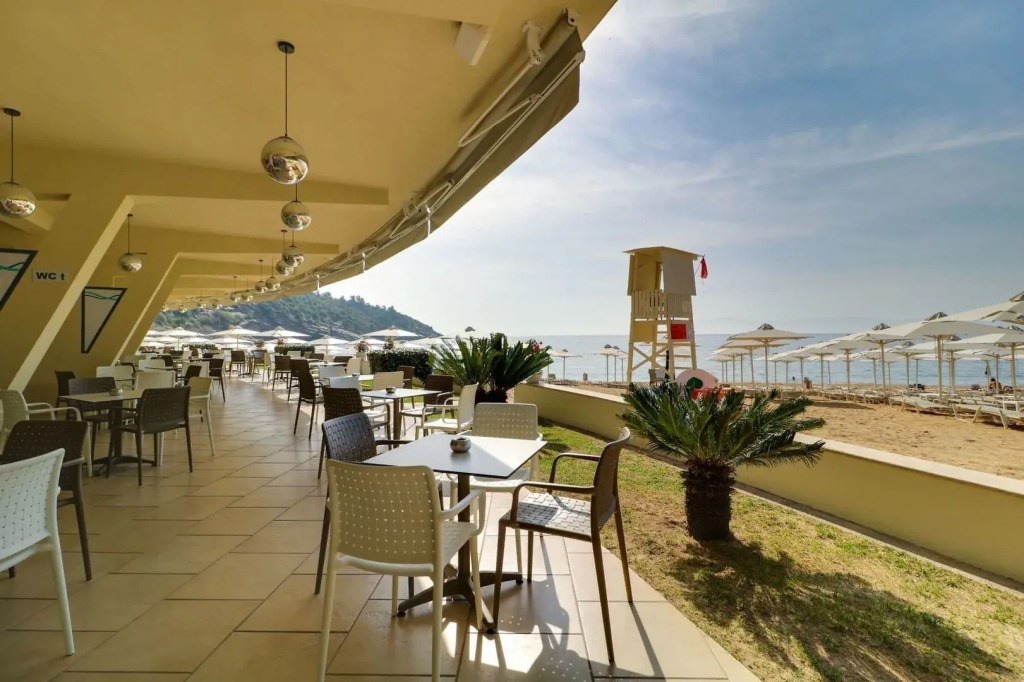 Tosca Beach Hotel