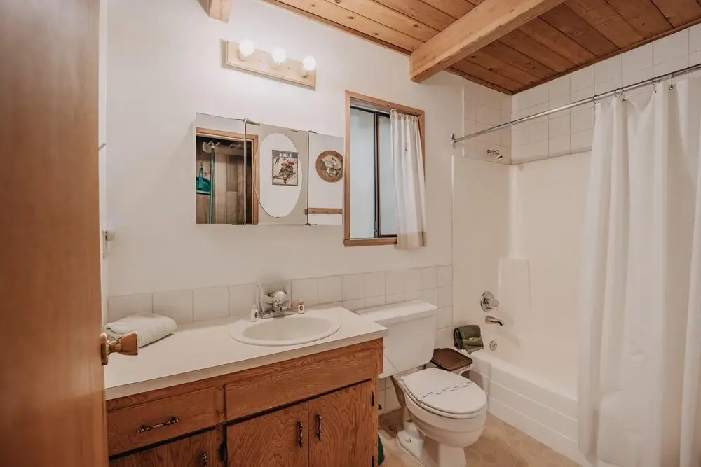 Mt Baker Rim Cabin #53 - A Cozy Cabin With a Open Fire Place and Outdoor hot tub